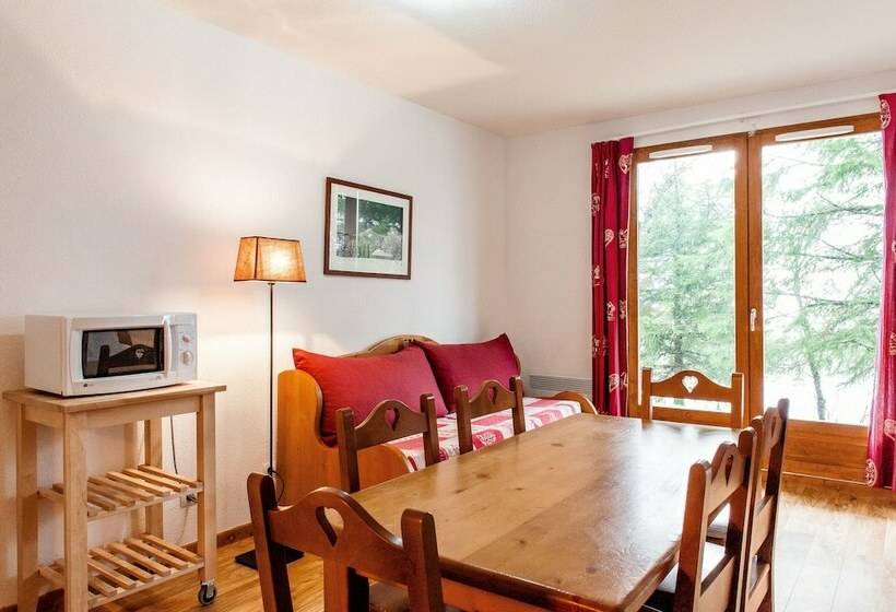 スタンダードスタジオ, Résidence Le Bois De La Reine