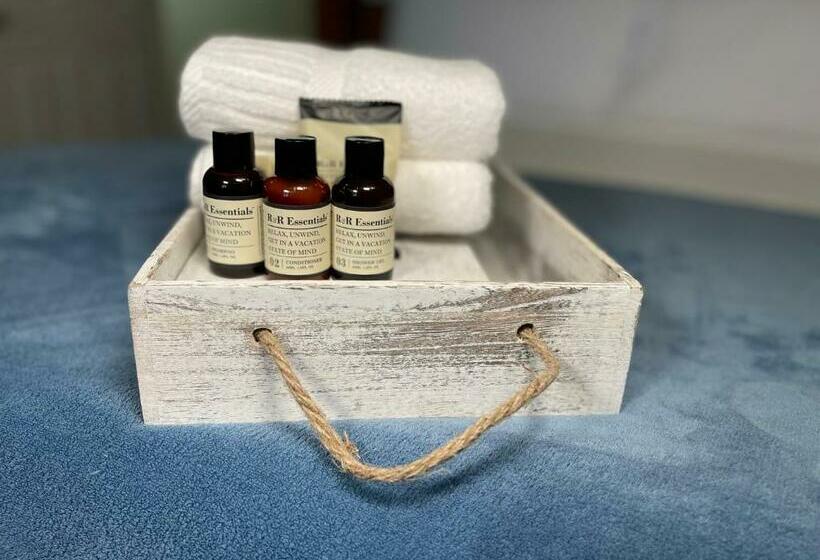 标准间, Skyline Village Inn