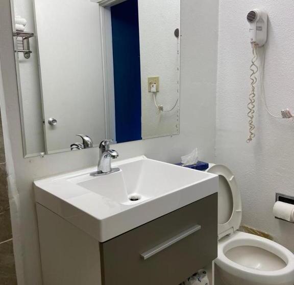 غرفة قياسية سرير كينج, University Inn Chico