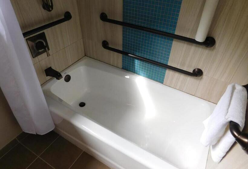 Quarto Estandar Cama King para Deficientes Físicos, Wave Street Inn