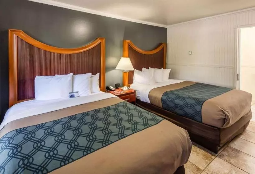 ２ダブルベッドのスタンダードルーム, Econo Lodge Inn & Suites Heavenly Village Area