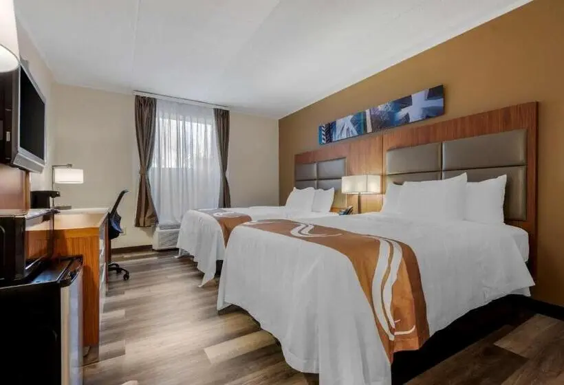 ２ダブルベッドのスタンダードルーム, Quality Inn & Suites New Hartford   Utica