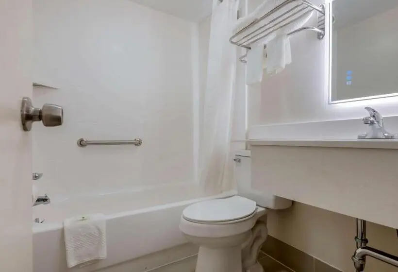 スイート, Quality Inn & Suites New Hartford   Utica