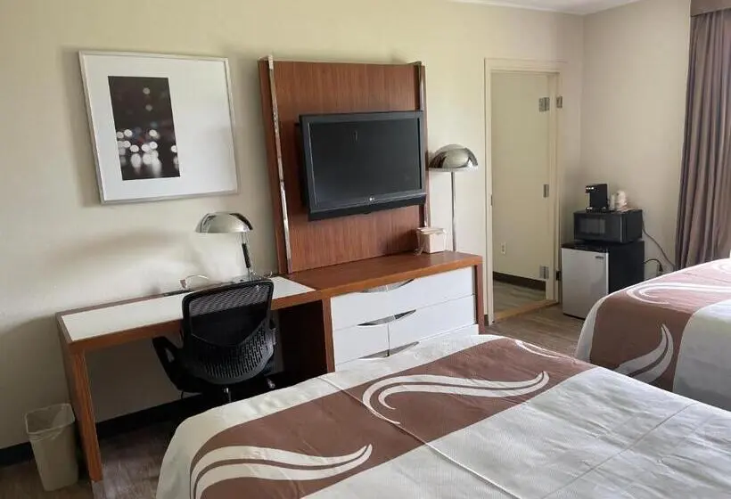 スイート, Quality Inn & Suites New Hartford   Utica