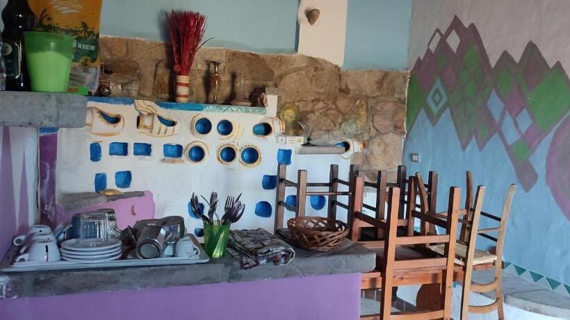 דירת שני חדרים, Il Nuraghe