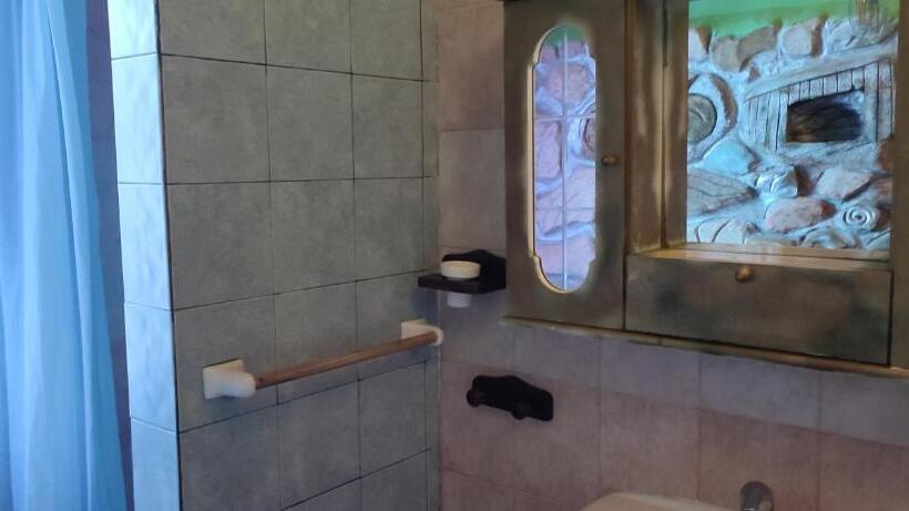 דירת שני חדרים, Il Nuraghe