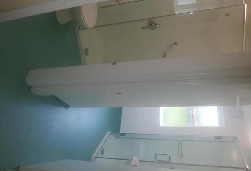 اتاق استاندارد, Courtbrack Accommodation   Hostel