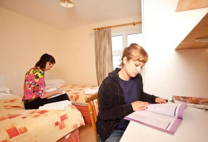 اتاق استاندارد, Courtbrack Accommodation   Hostel