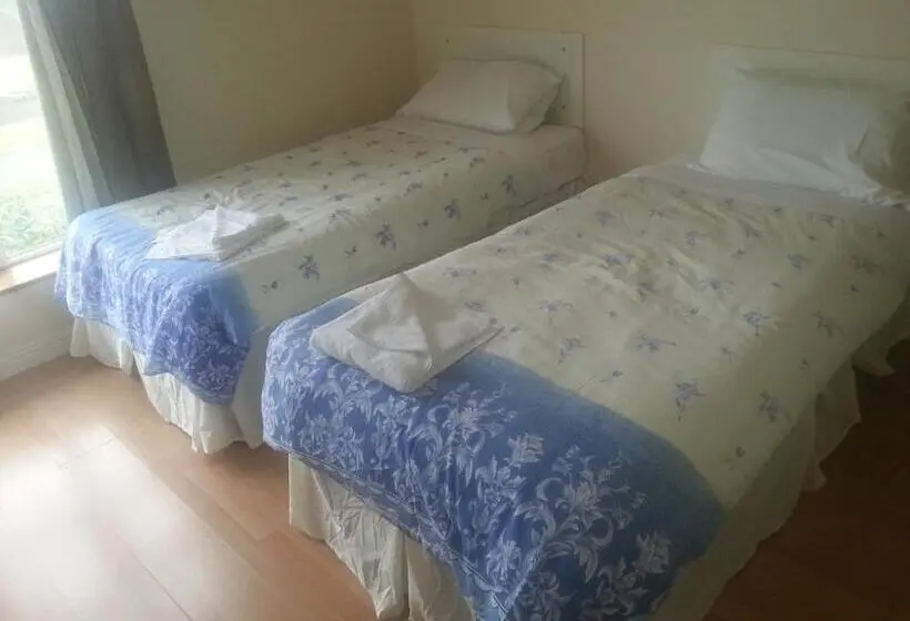 اتاق استاندارد, Courtbrack Accommodation   Hostel