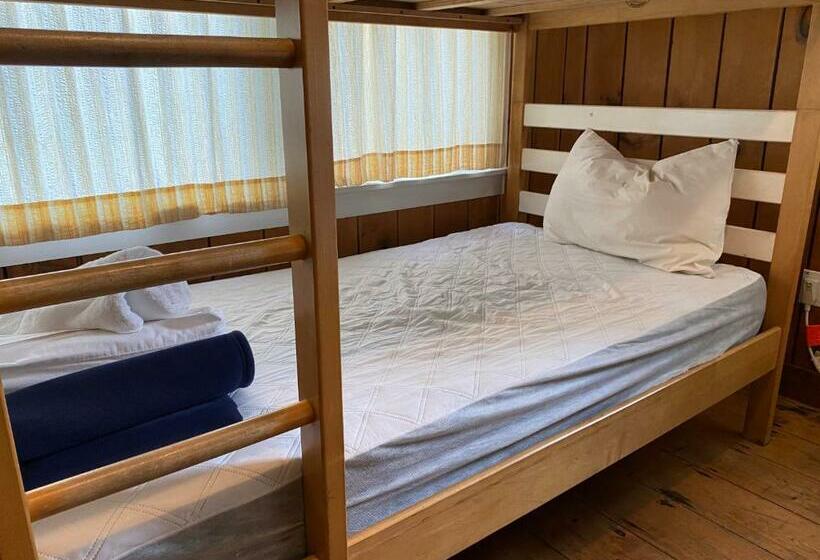 سرير فى غرفة مشتركه, Hi Martha S Vineyard   Hostel