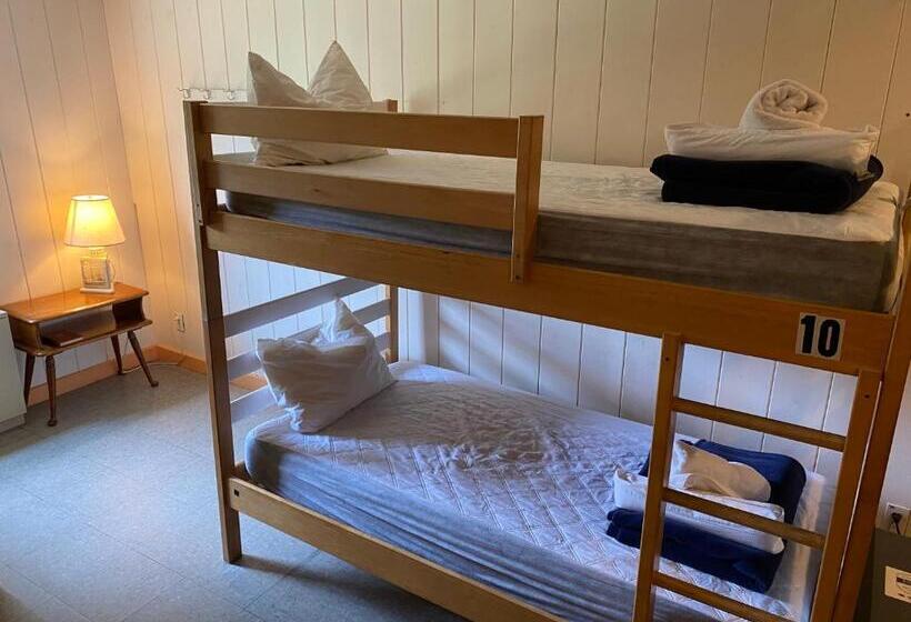 سرير فى غرفة مشتركه, Hi Martha S Vineyard   Hostel