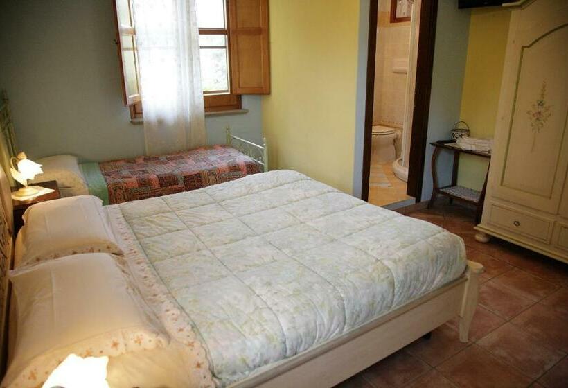 4인용 스탠다드 룸, Su Livariu