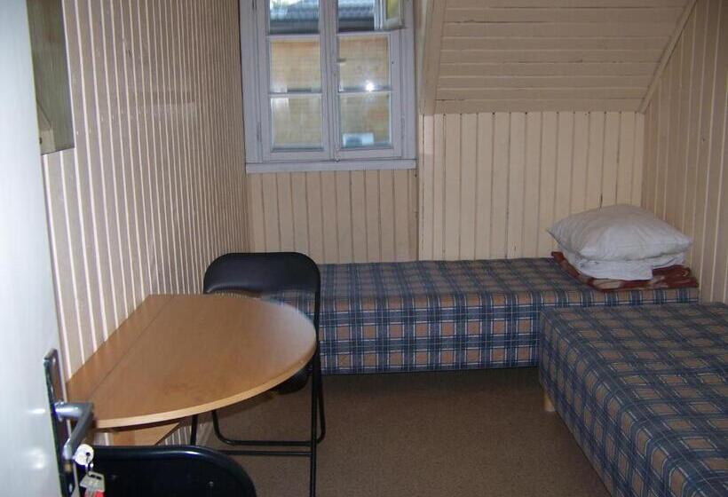 اتاق اکونومی با حمام مشترک, Senoji Vaistine