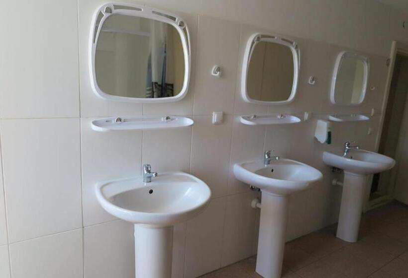 اتاق استاندارد سه تخته با سرویس بهداشتی مشترک, Senoji Vaistine