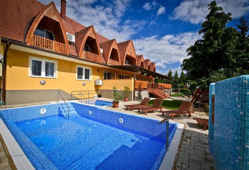 דירת חדר נוף לגינה, Rajna Villabridge&spa