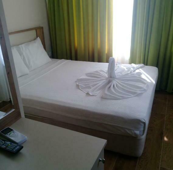 스탠다드 룸, Rich Melissa