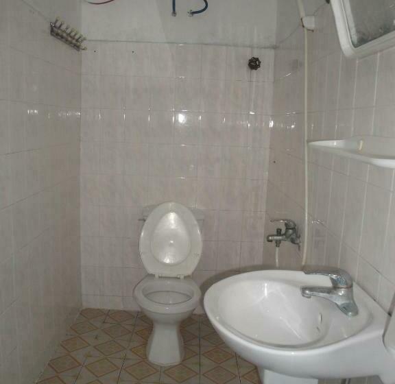 اتاق استاندارد با چشم‌انداز کوهستان, Phuong Mai Family