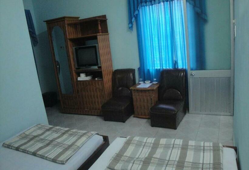 اتاق استاندارد با چشم‌انداز کوهستان, Phuong Mai Family