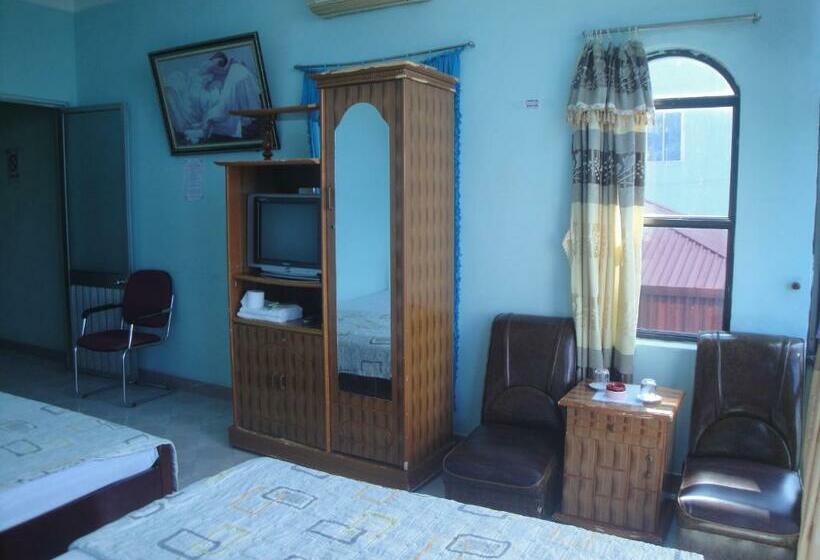 اتاق استاندارد با چشم‌انداز کوهستان, Phuong Mai Family