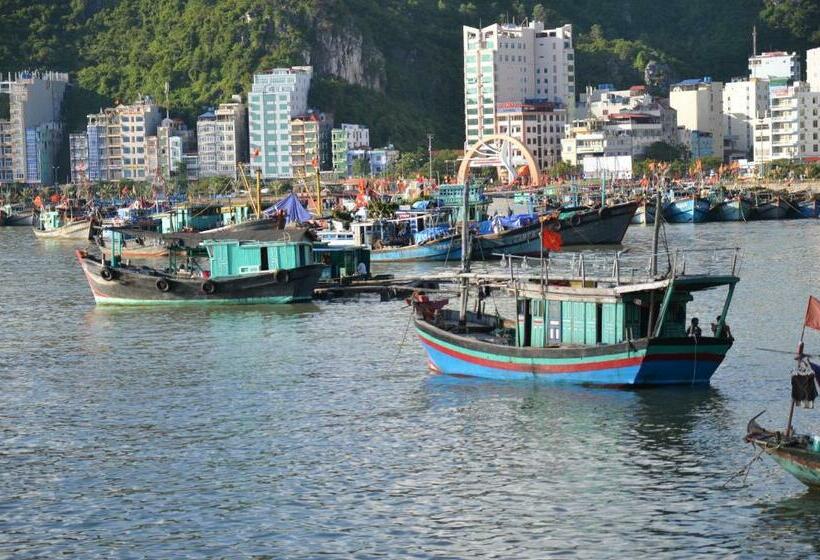 اتاق سوپریور با چشم‌انداز دریا, Phuong Mai Family