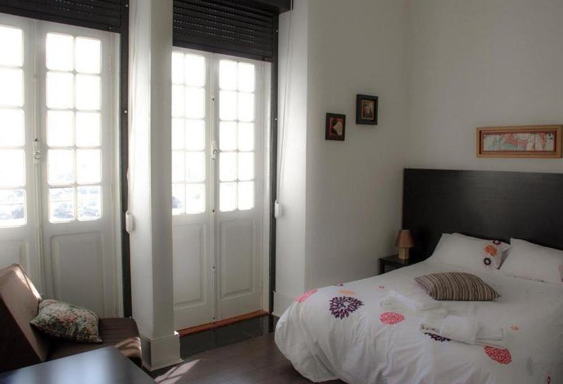 דירת משפחה, Alameda Guest House 1