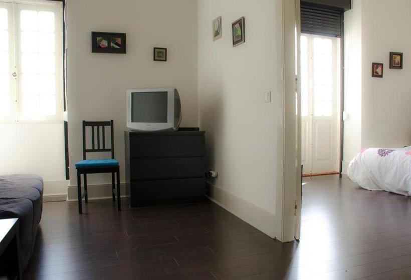 Семейные Апартаменты, Alameda Guest House 1