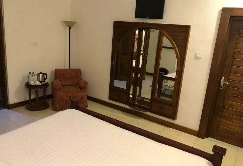 اتاق لوکس با تخت بزرگ, Bungalow 28