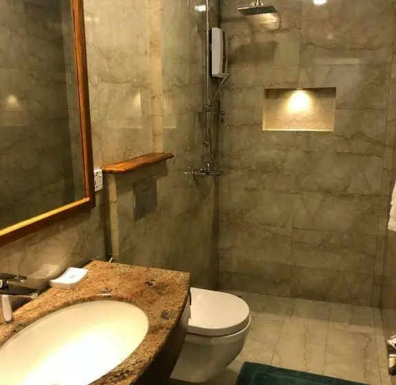 اتاق لوکس با تخت بزرگ, Bungalow 28