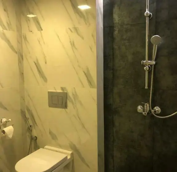 اتاق لوکس با تخت بزرگ, Bungalow 28