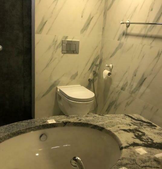 اتاق لوکس با تخت بزرگ, Bungalow 28