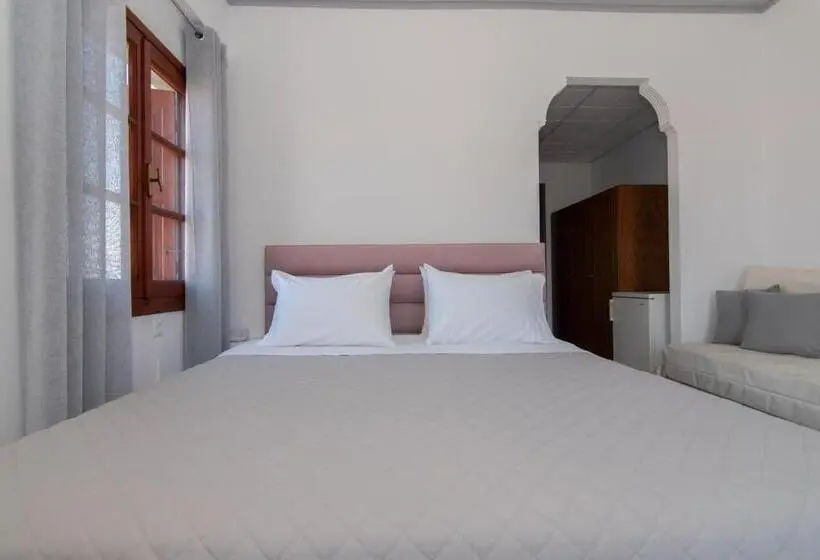 اتاق لوکس, Iro S Residence
