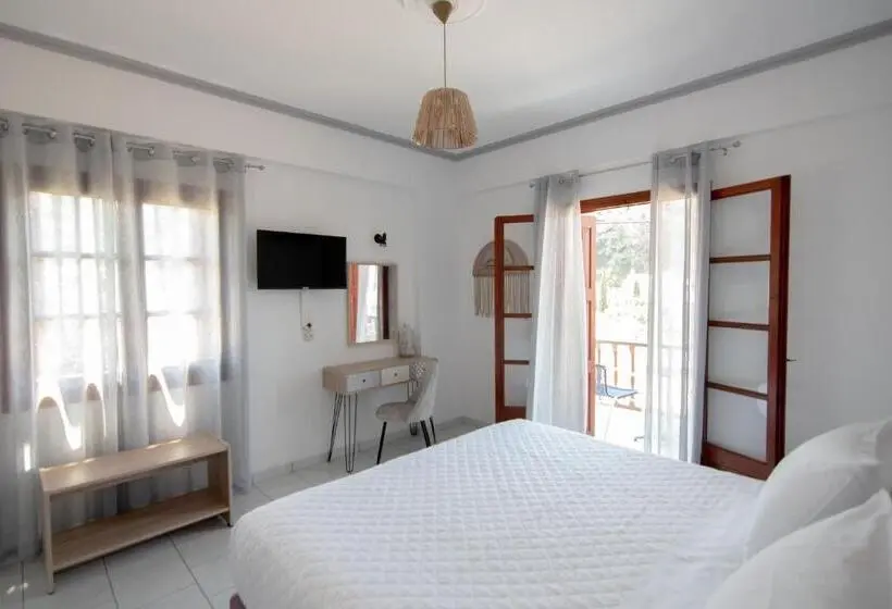 اتاق سوپریور یک تخته, Iro S Residence