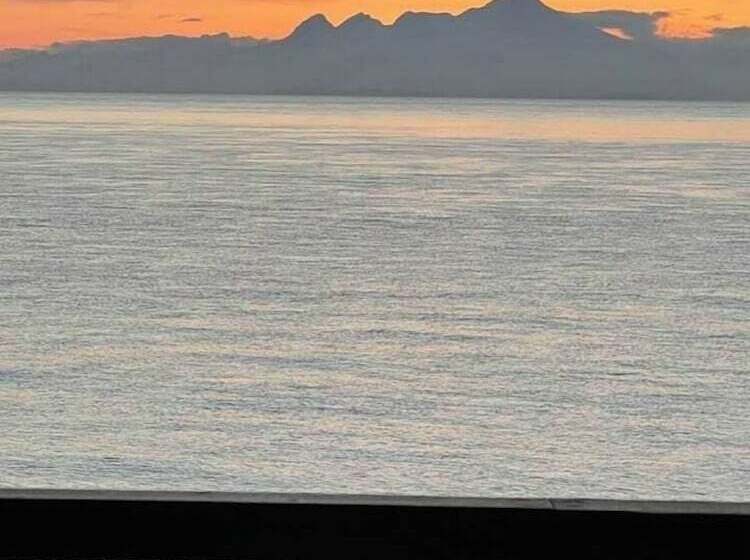 Хижина, King Halibut Lodge