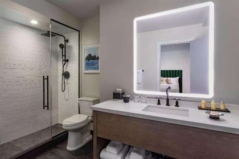استودیوی استاندارد, Boutique Apart
