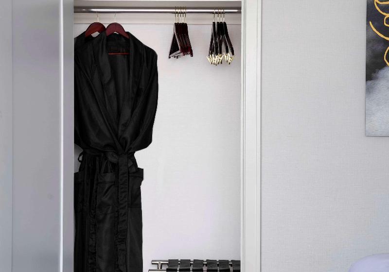 استودیوی استاندارد, Boutique Apart