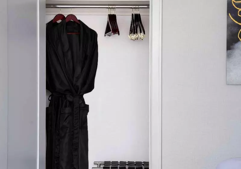 استودیوی استاندارد, Boutique Apart