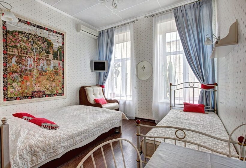 Standard Neljän Hengen Huone, Comfort On Chekhova