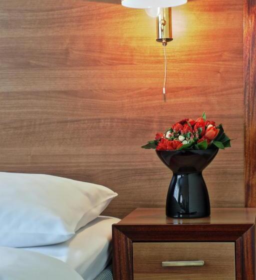 Номер Стандарт, Gold