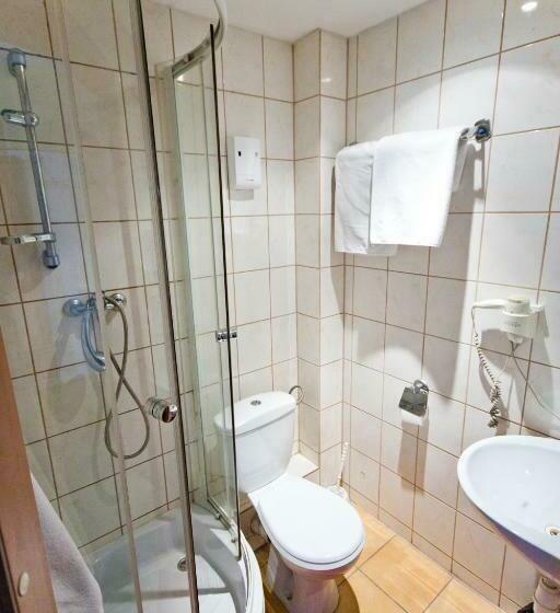 اتاق استاندارد یک نفره, Hostel Malinowski City