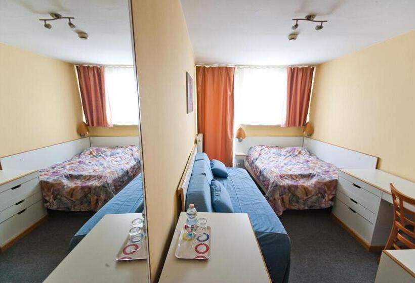 اتاق استاندارد یک نفره, Hostel Malinowski City