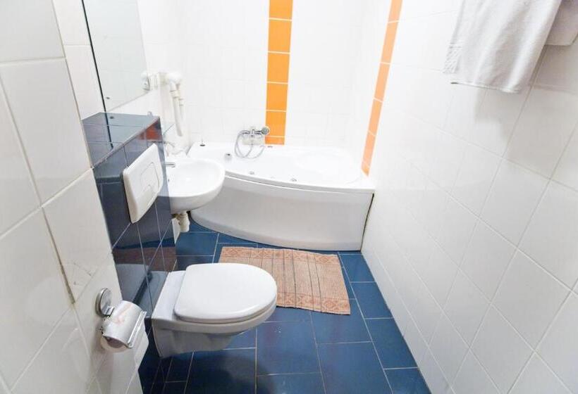 اتاق استاندارد, Hostel Malinowski City