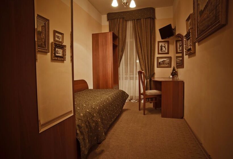 اتاق استاندارد یک نفره, Kholstomer