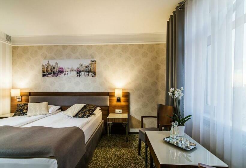 اتاق استاندارد, Lord   Warsaw Airport