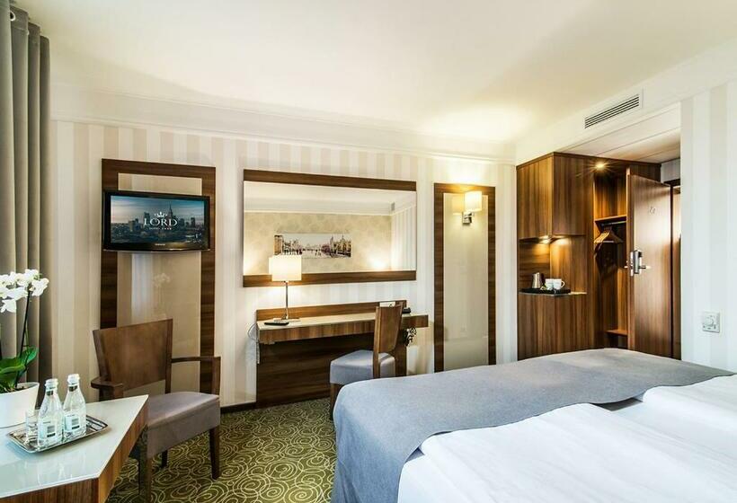 اتاق استاندارد, Lord   Warsaw Airport