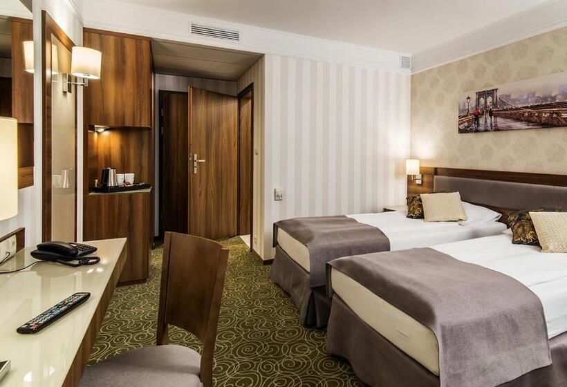 اتاق استاندارد, Lord   Warsaw Airport