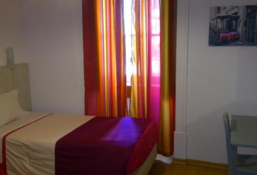 Quarto Estandar, Pensao Estacao Central