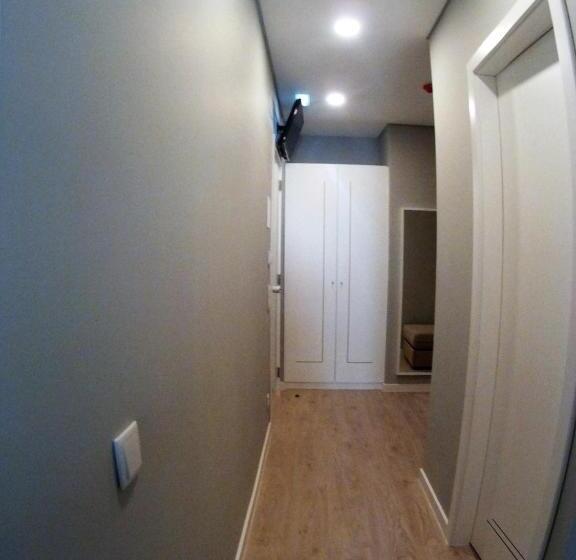 اتاق راحتی, Pensao Estacao Central