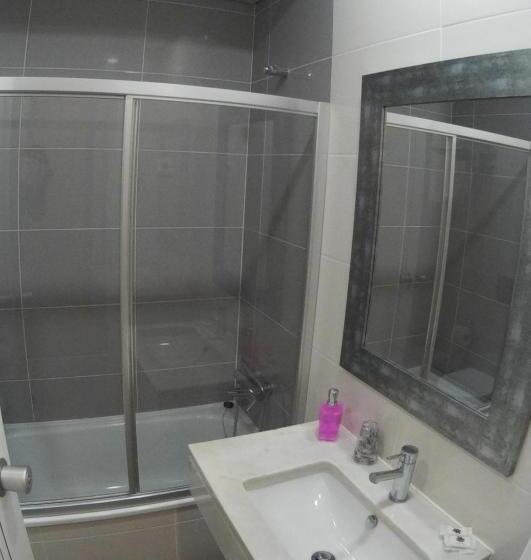 اتاق راحتی, Pensao Estacao Central