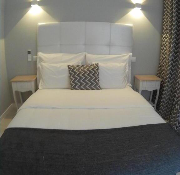 اتاق راحتی, Pensao Estacao Central