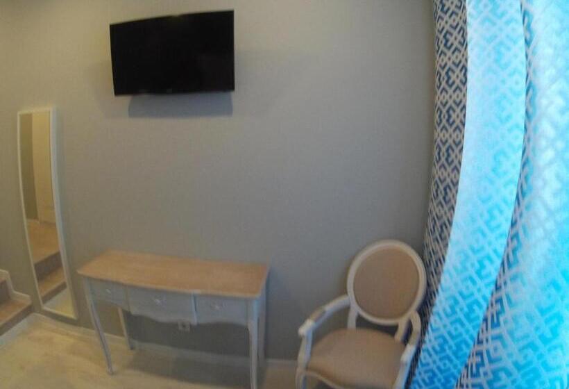 اتاق سوپریور سه تخته, Pensao Estacao Central